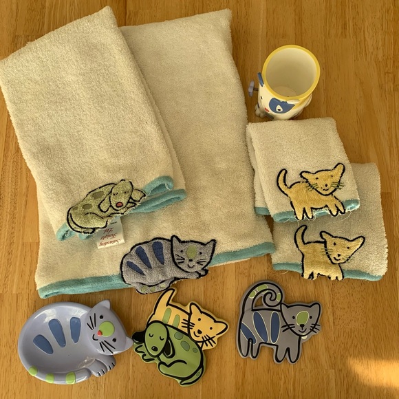 Novelty Pet Bathroom Accessories - Picture 1 of 6